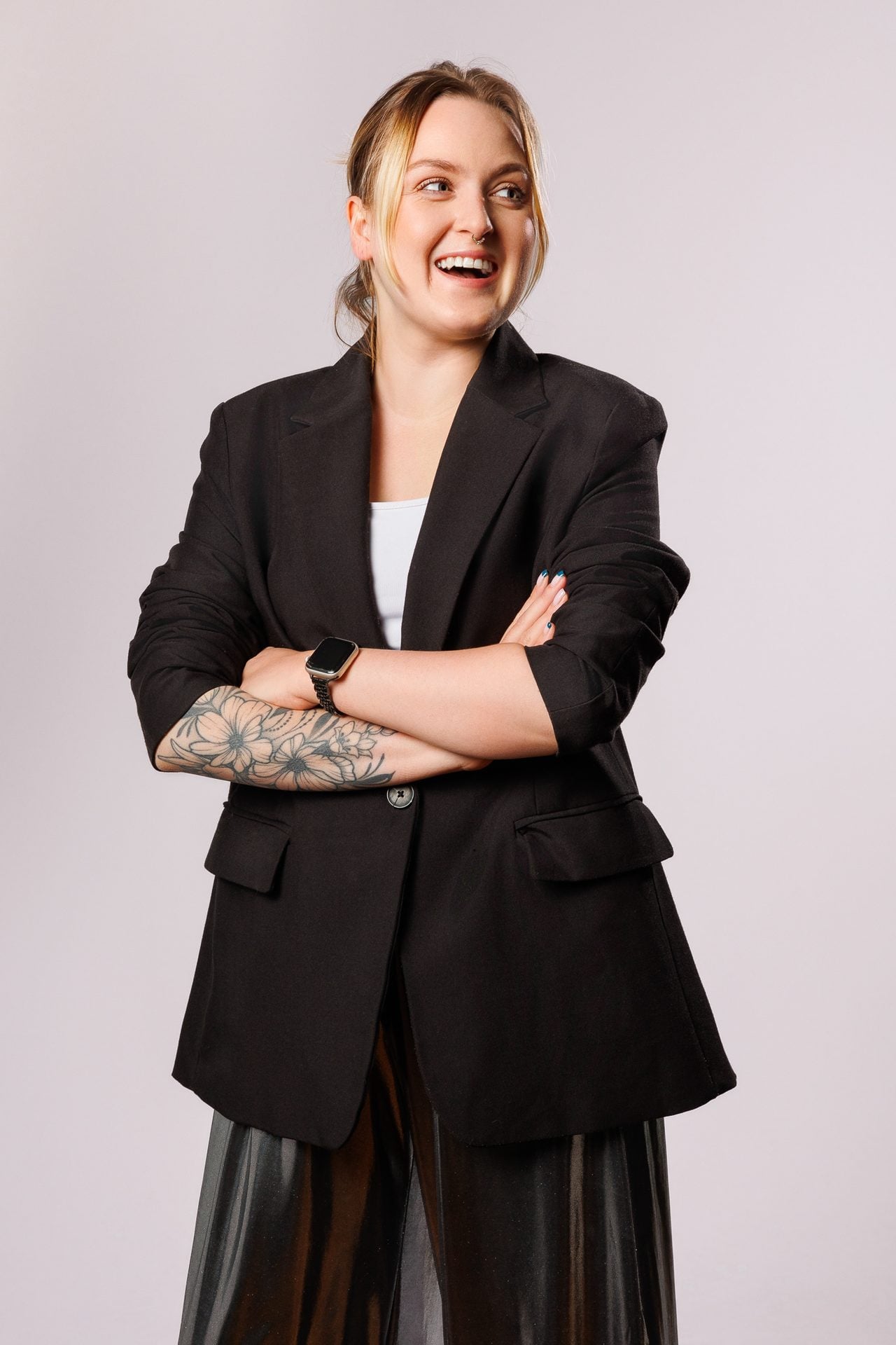 Portret biznesowy kobiety w marynarce, sesja wizerunkowa, Poznań