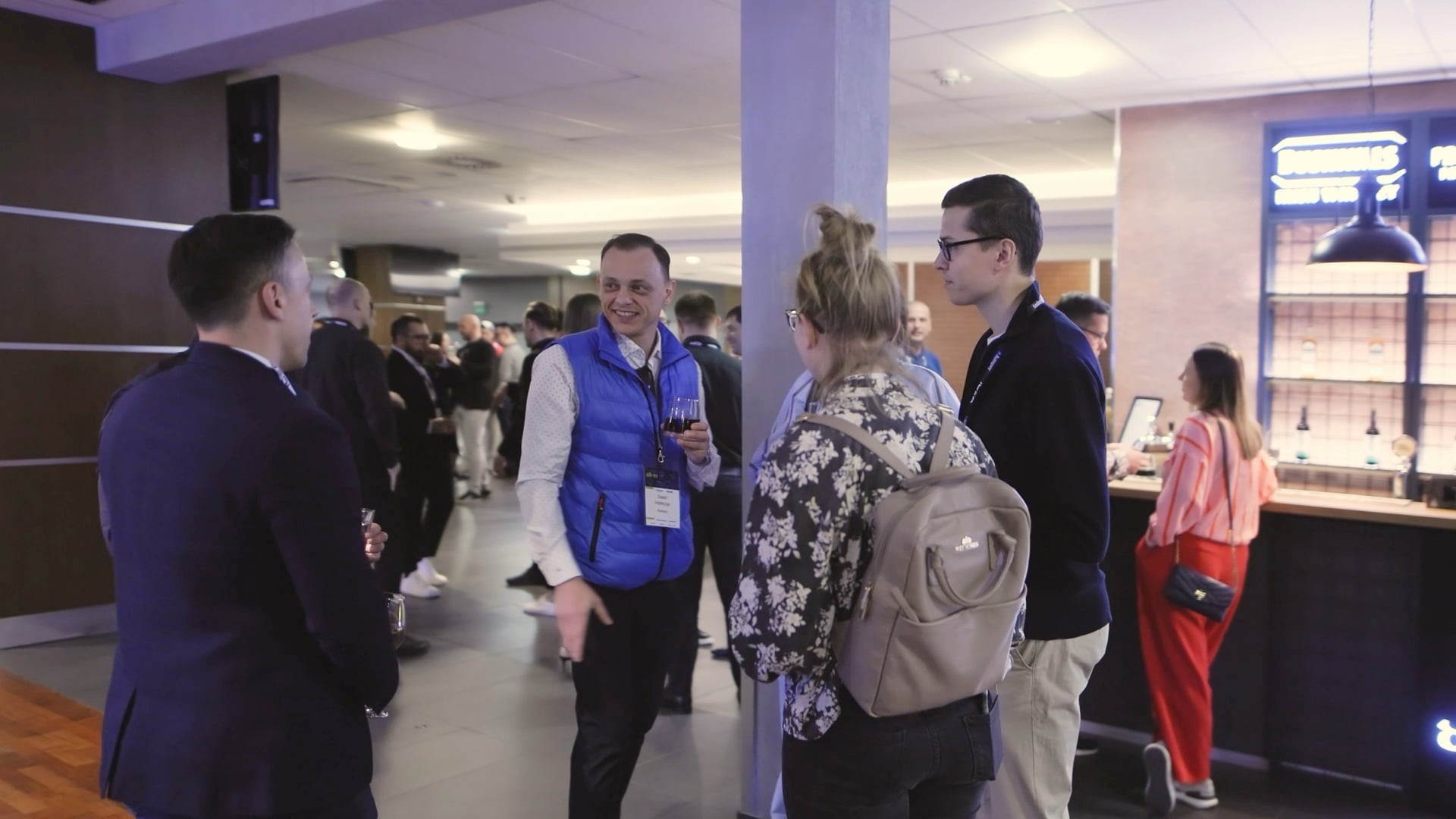 Goście wydarzenia E-commerce All In w foyer Enea Stadion w Poznaniu