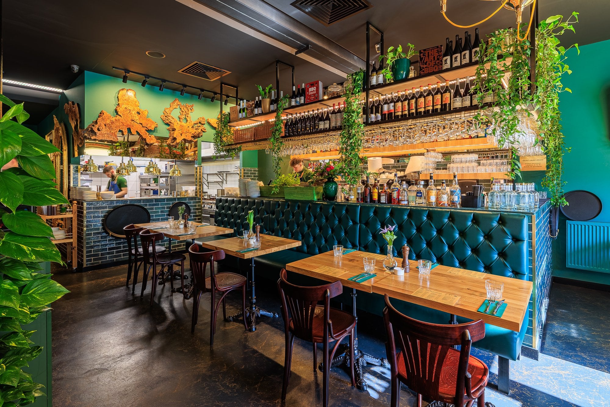 Otwarta kuchnia i bar bistro Yes Butcher!, fotografia wnętrz restauracji, Poznań